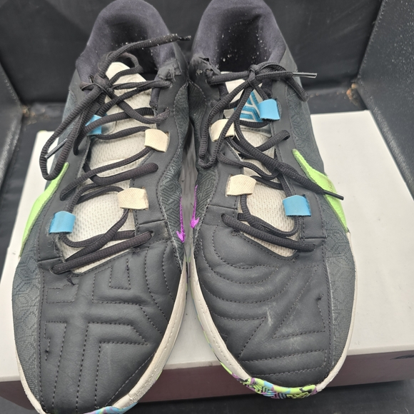 Nike‎ Black and Blue Sneakers